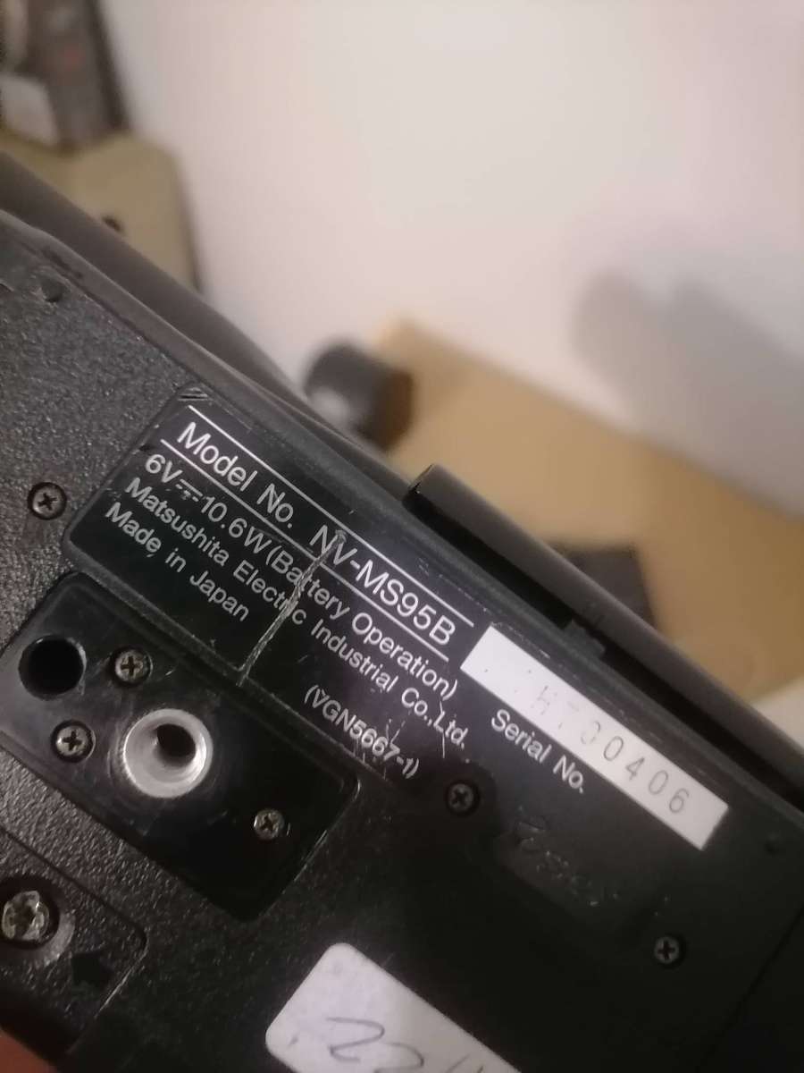 Panasonic NV-MS95B S-VHS Digital Video Camera Camcorder - 2 Lenses - 4 Batteries and Extras NOT TEST