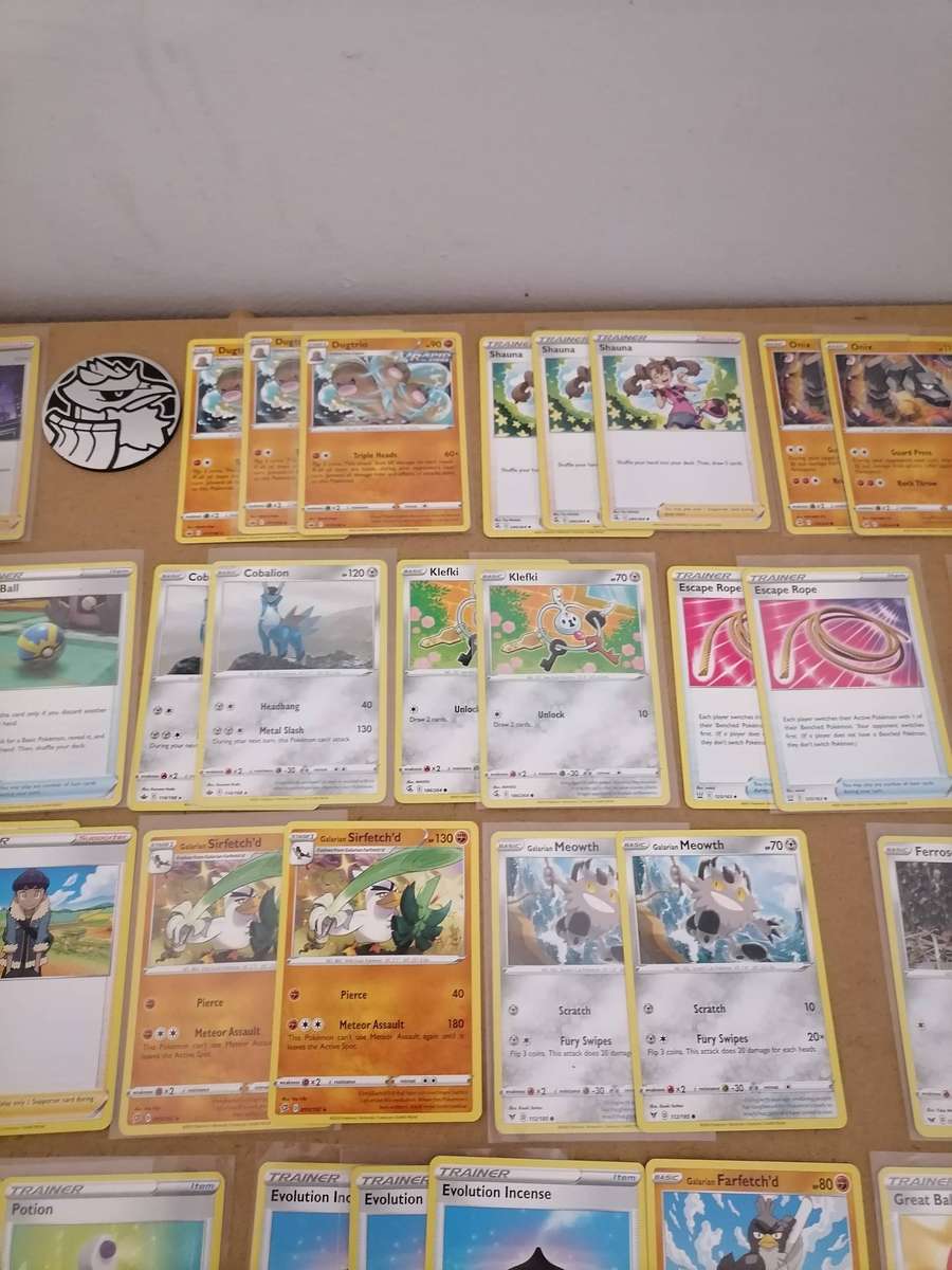 Huge Bundel of 93 Pokémon Nintendo ORIGINAL Cards - 61 2020 Cards - 27 2021 Cards - 5 2022 Cards