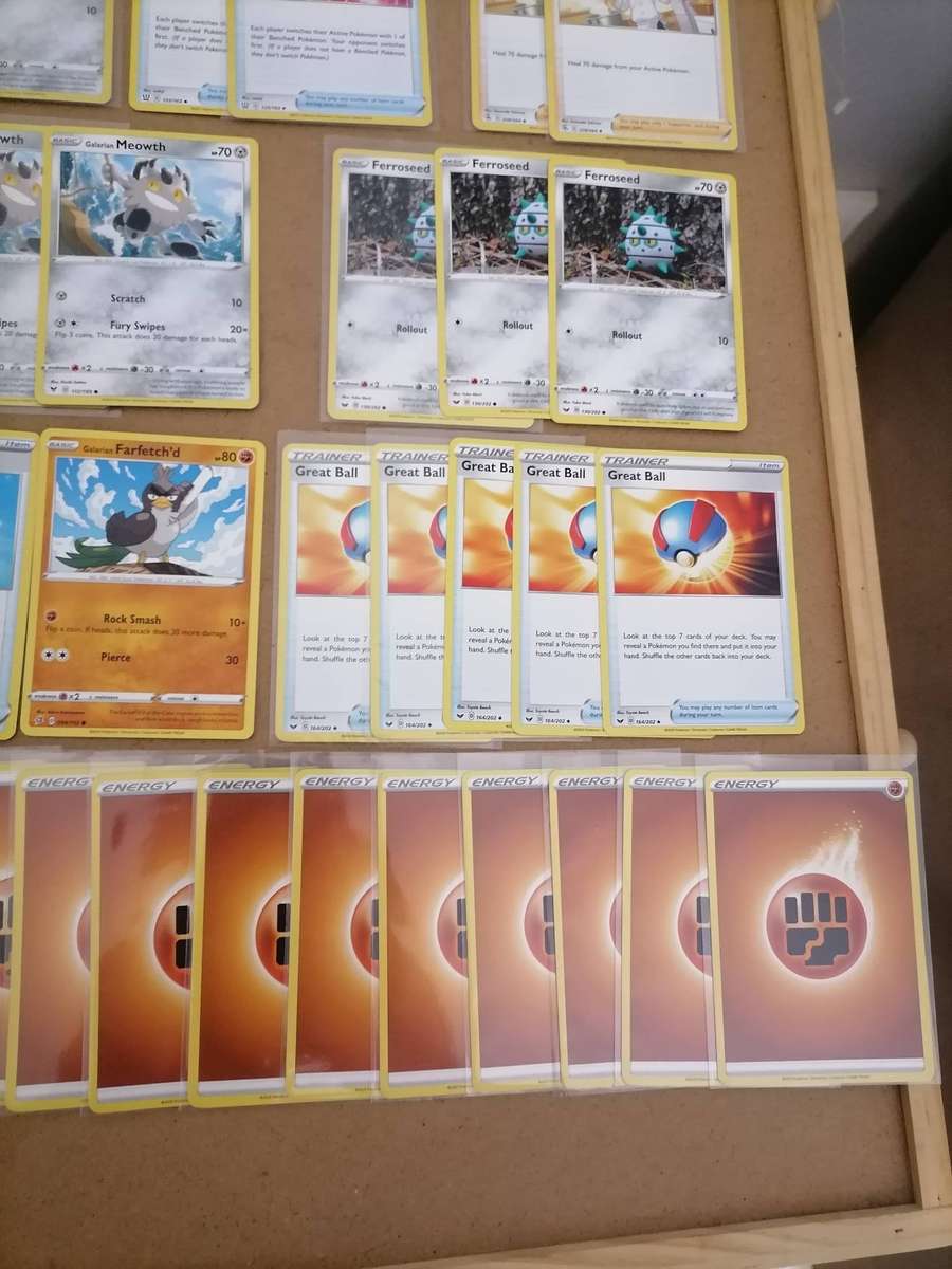 Huge Bundel of 93 Pokémon Nintendo ORIGINAL Cards - 61 2020 Cards - 27 2021 Cards - 5 2022 Cards