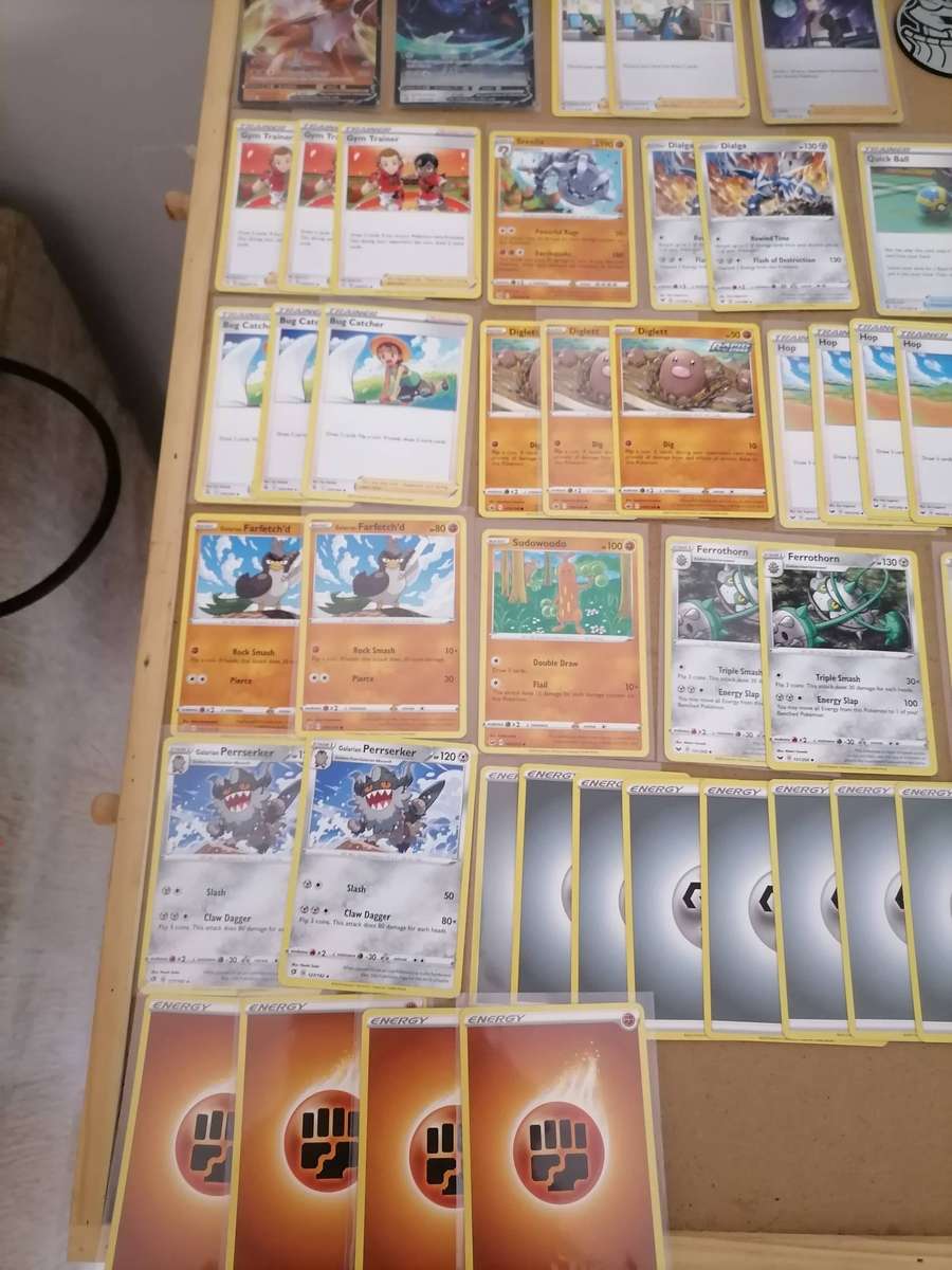 Huge Bundel of 93 Pokémon Nintendo ORIGINAL Cards - 61 2020 Cards - 27 2021 Cards - 5 2022 Cards