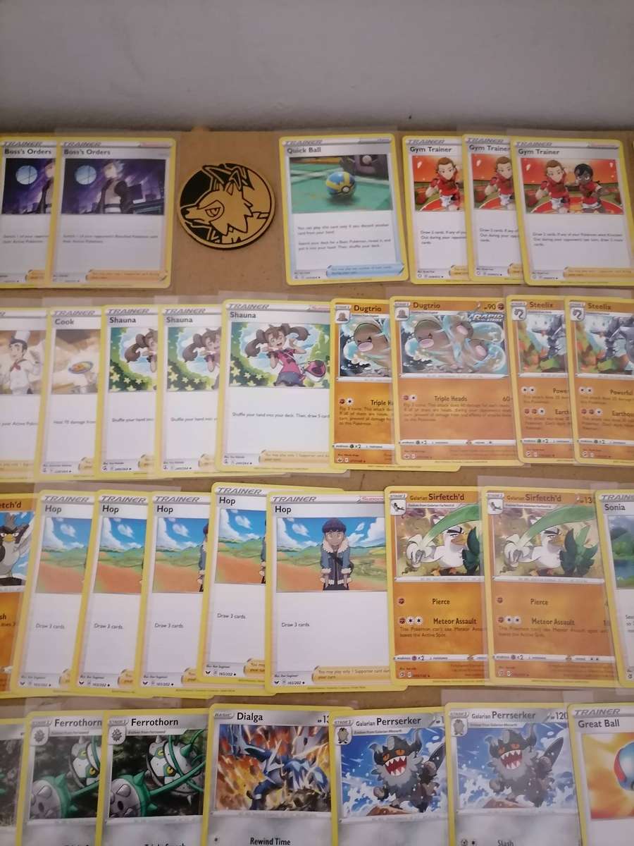 Huge Bundel of 93 Pokémon Nintendo ORIGINAL Cards - 61 2020 Cards - 27 2021 Cards - 5 2022 Cards