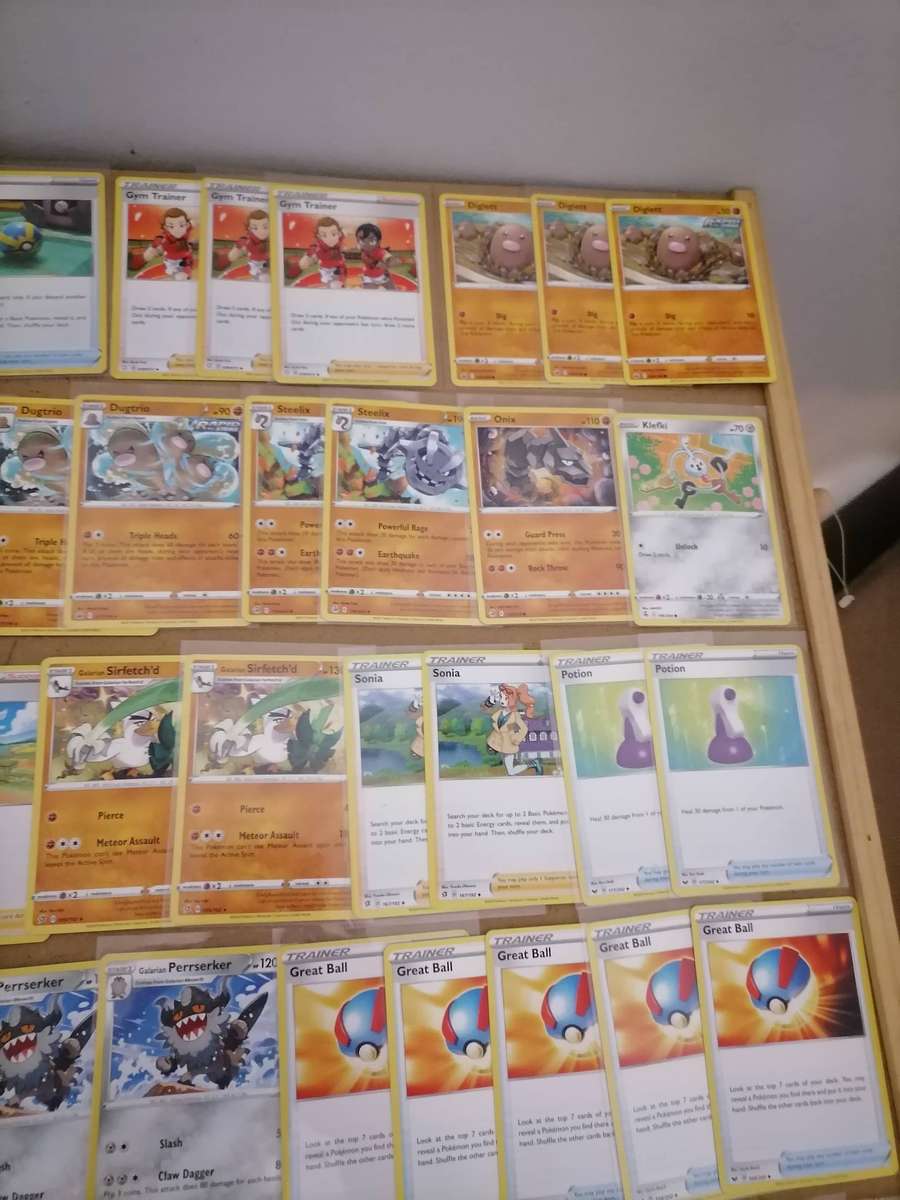 Huge Bundel of 93 Pokémon Nintendo ORIGINAL Cards - 61 2020 Cards - 27 2021 Cards - 5 2022 Cards