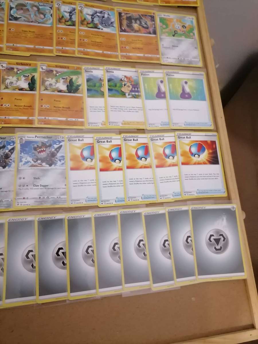 Huge Bundel of 93 Pokémon Nintendo ORIGINAL Cards - 61 2020 Cards - 27 2021 Cards - 5 2022 Cards