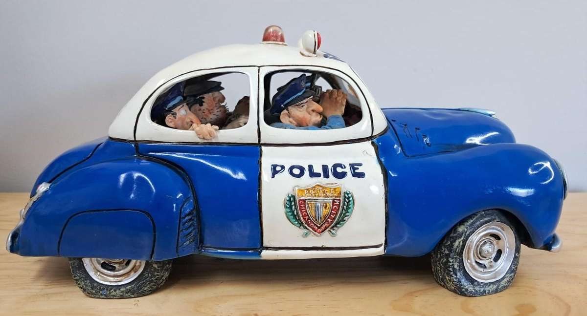 The Comic Art of Guillermo Forchino _ The Police Car