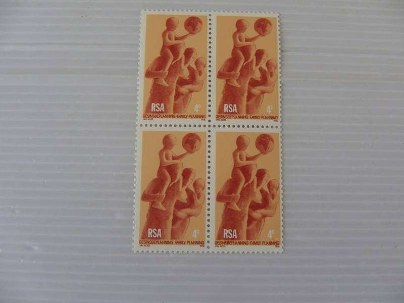 RSA 2.19 (1976) - Family Planning Mint Block of 4 Stamps