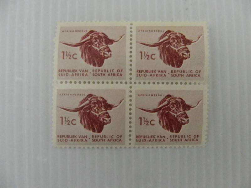 RSA 1st Definitive Series (1961) - 1 1/2 c Mint Block