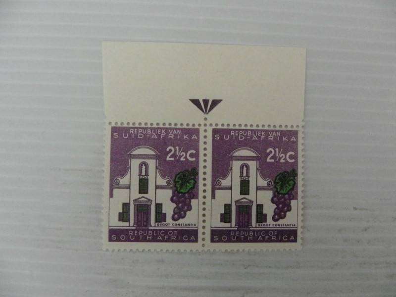 RSA (1961) - 1st Decimal Definitive Series 2 1/2 c Arrow Mint Pair