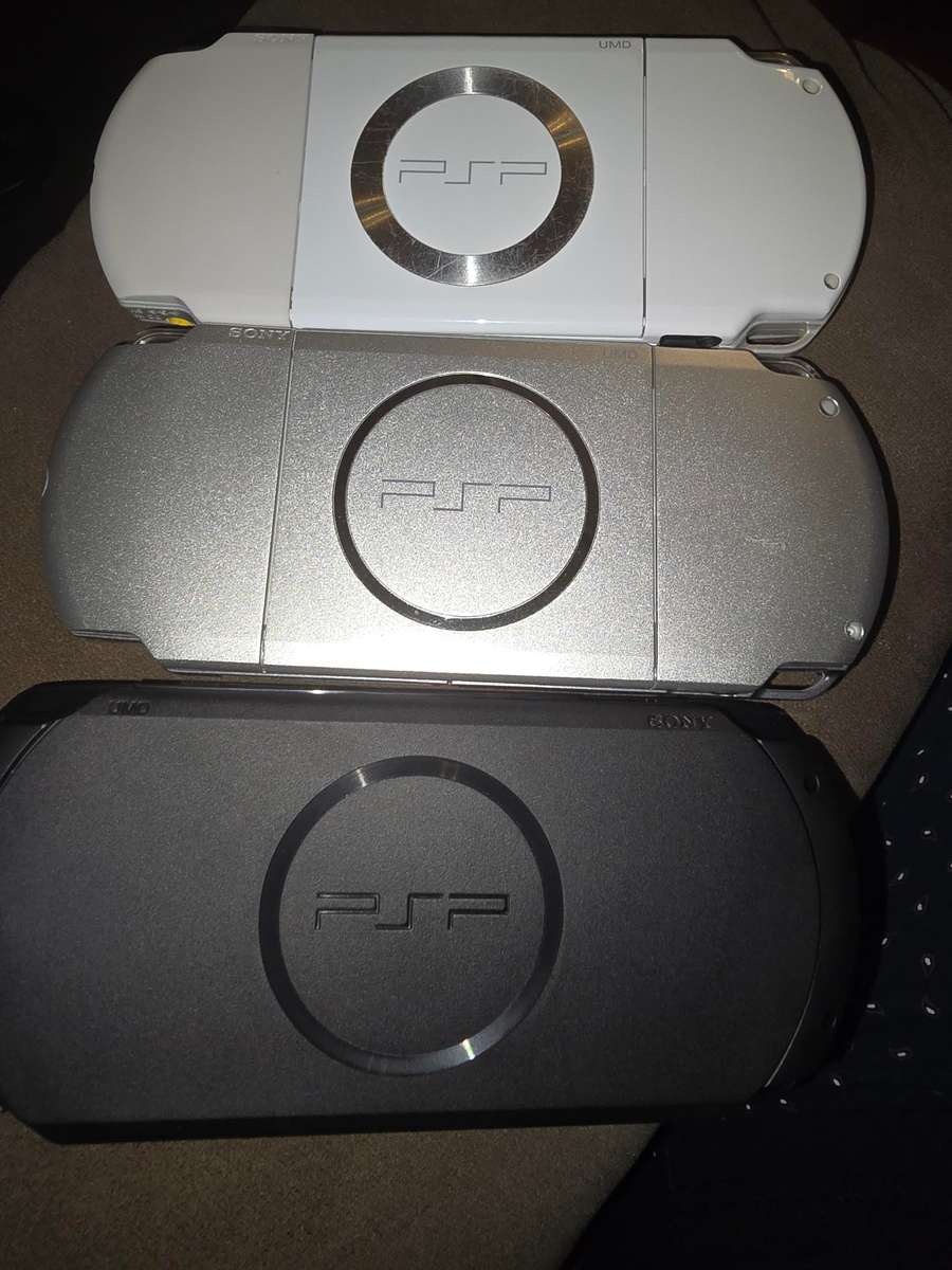 2 x PSP 3000,  1 x PSP STREET - JOBLOT - varying issues on 3 devices (see description)