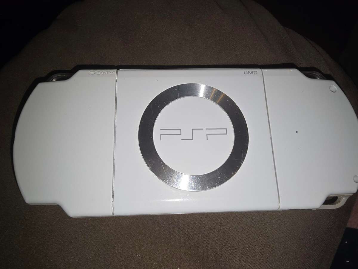 PSP 3000 - Great condition - UMD not reading discs though, hence price drop