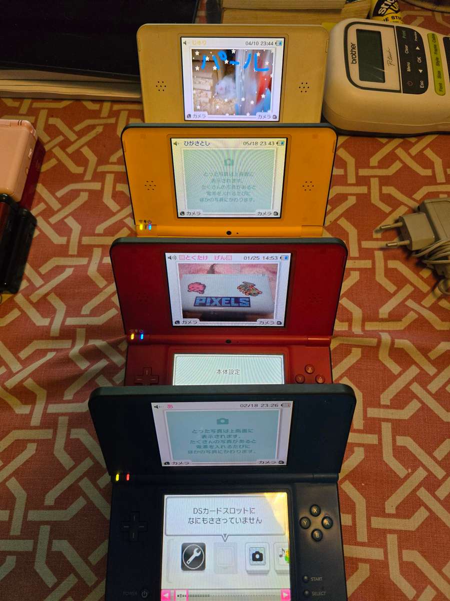 JOBLOT - 4 x Nintendo DS LL (Large version japanese)