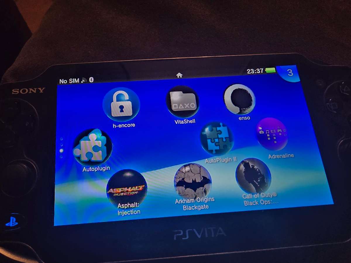 PS Vita 1000 Console - with 128gb Memory Card (C03)