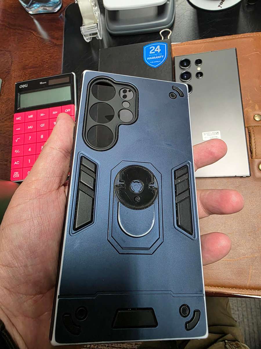 Samsung S24 Ultra 256gb - Like New - with box and cover