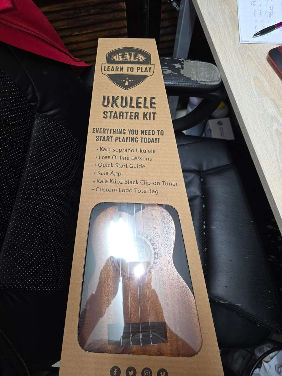 Kal learn to play ukelele starter kit
