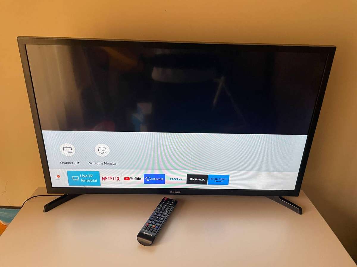 SAMSUNG UA32N5300AR Smart TV