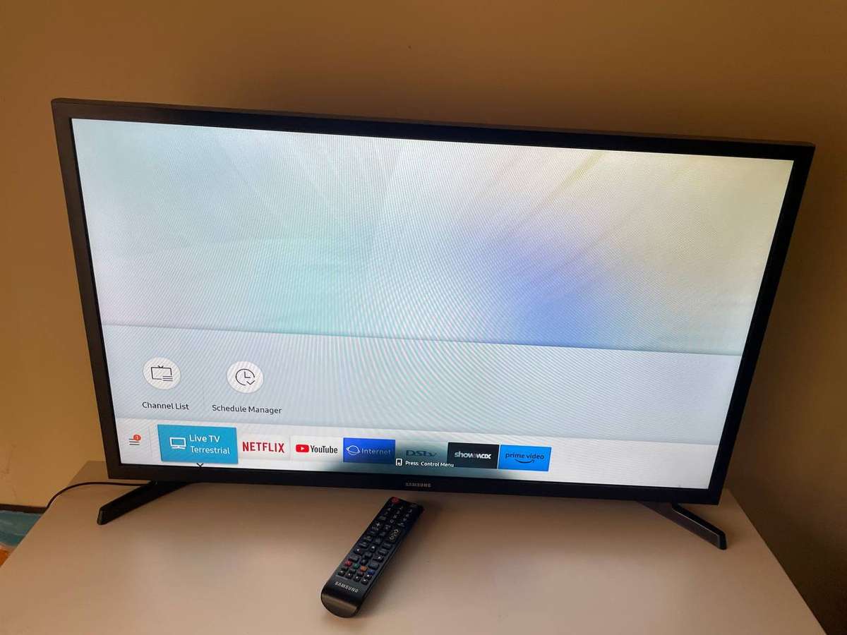SAMSUNG UA32N5300AR Smart TV