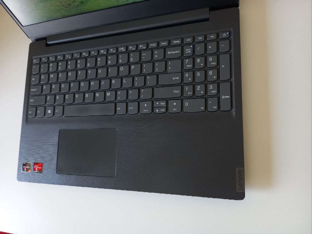 Lenovo V15 ADA AMD Ryzen 5 3500U | 8GB RAM | 256GB Nvme