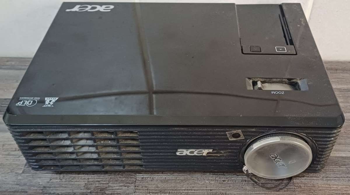 Acer DLP Projector X1161P