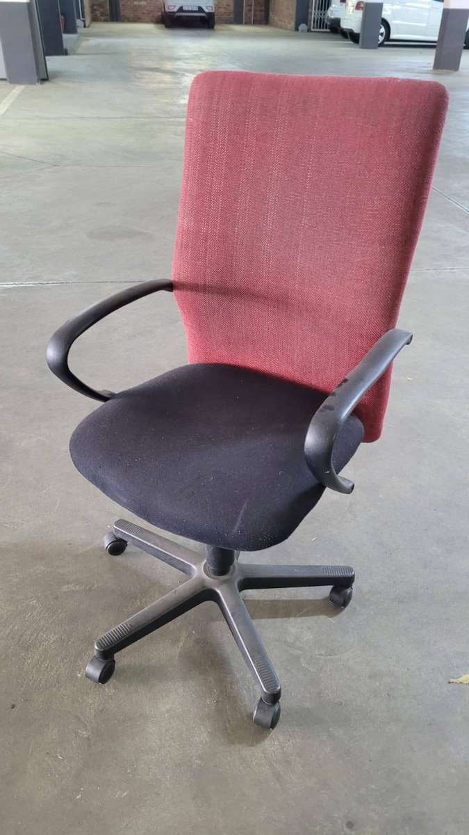 Assorted Desk Chairs