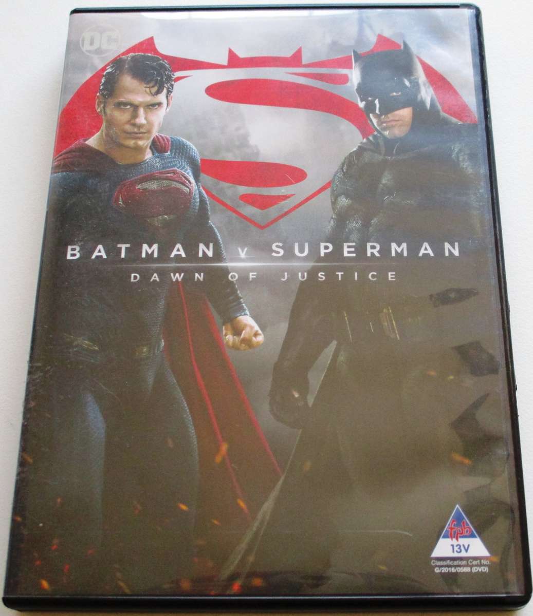 BATMAN VS SUPERMAN Dawn of Justice DVD [BBOX 12]