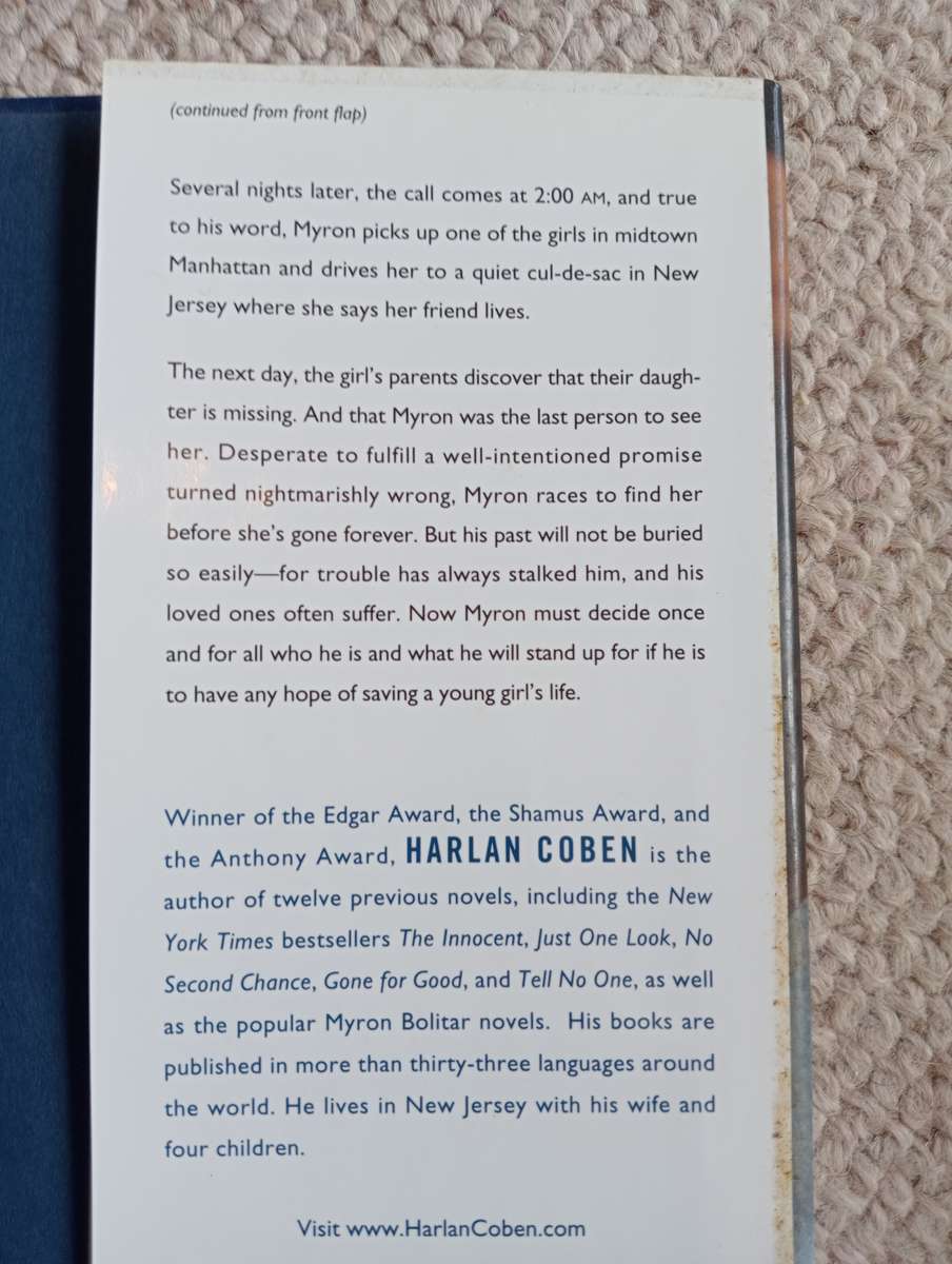 SIGNED BOOKS ON AUCTION TODAY- " A THRILLER TO KEEP YOU HOOKED FOR PAGE 1 TO THE END  " SIGNED