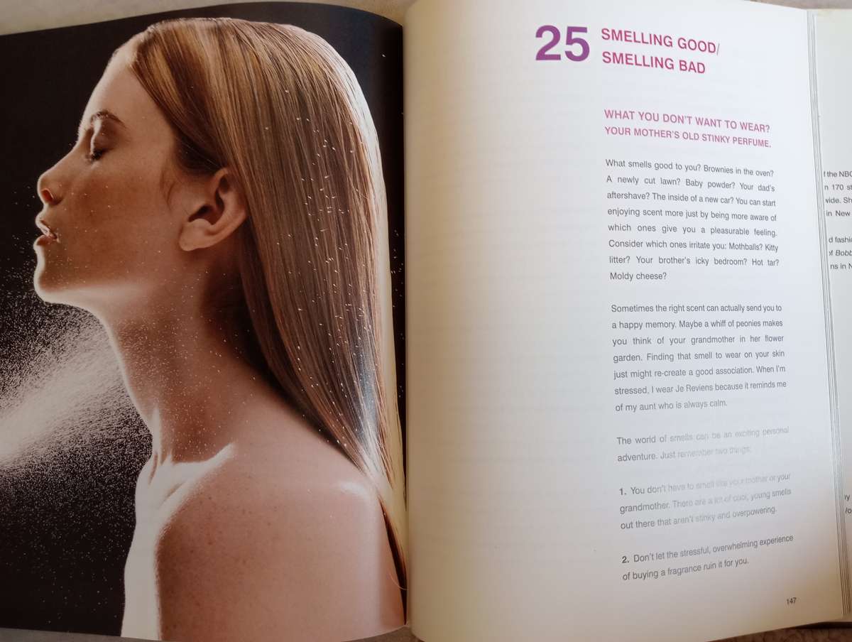 SIGNED BOOKS ON AUCTION TODAY- " BOBBI BROWN MODEL-STUNNING COFFEE TABLE BOOK   - SIGNED BY HER    "