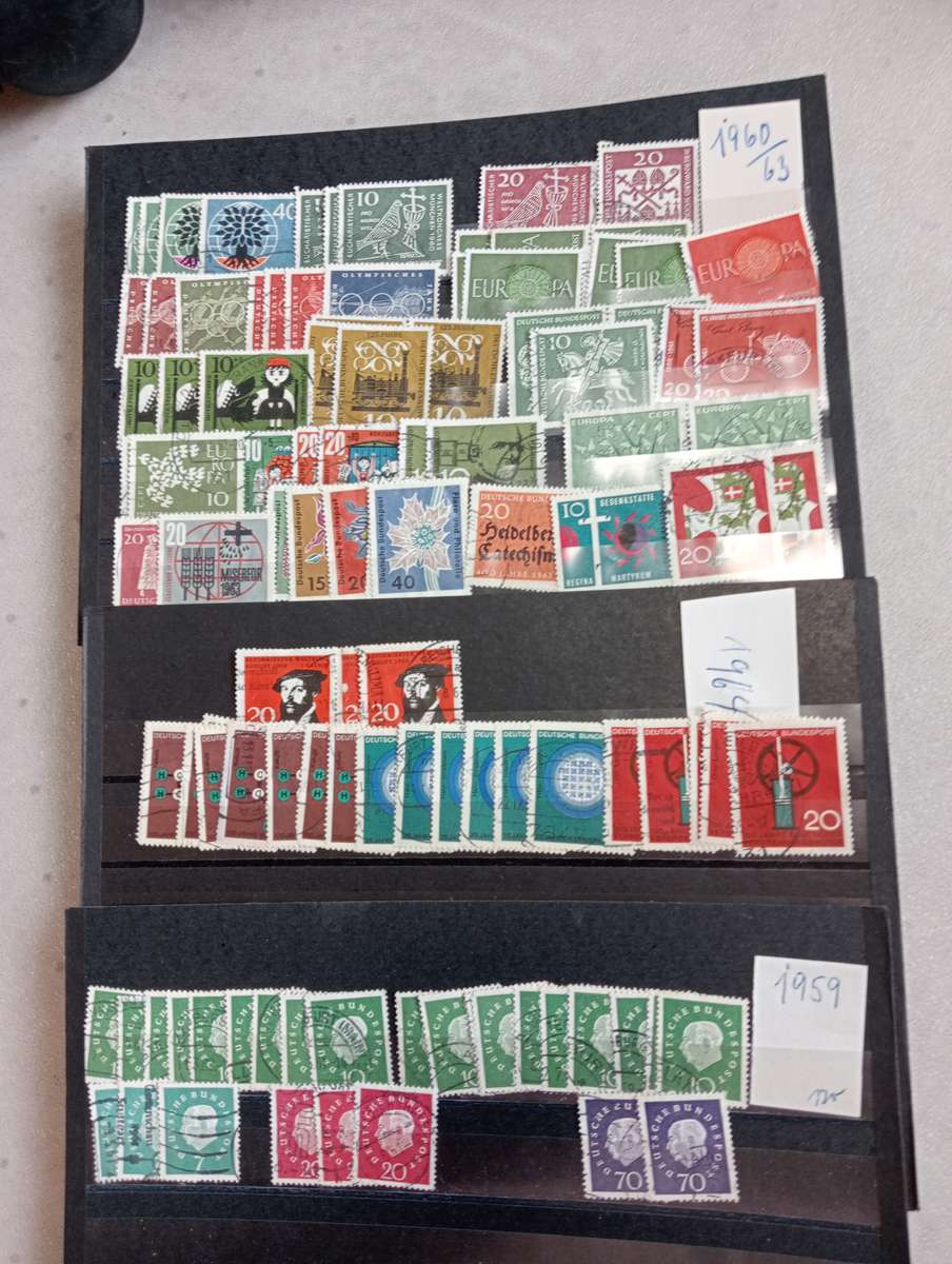 MASSIVE GOOD GERMANY,SAAR AND BERLIN COLLECTION IN CARD BOX WITH ALL THE STOCK CARDS-SEE BELOW