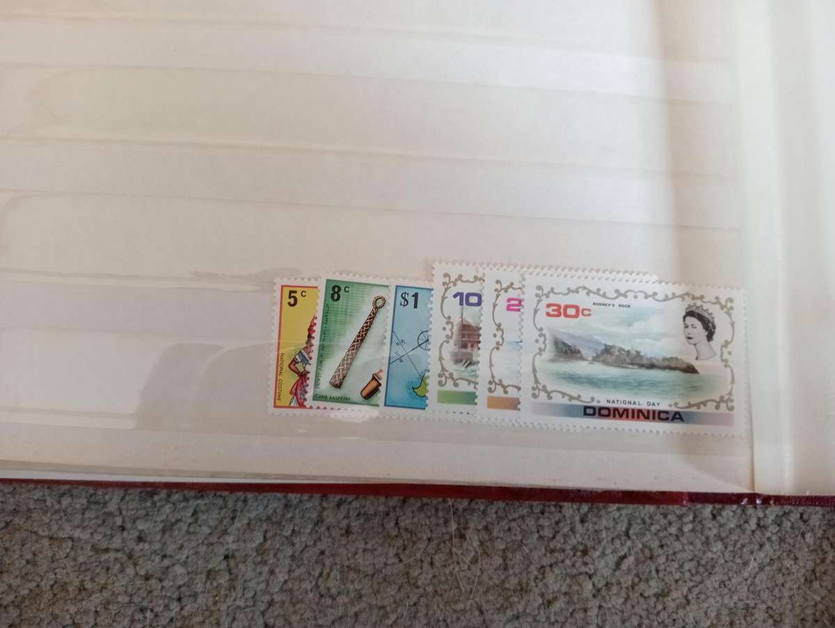 GOOD CONDITION STOCK BOOKS BONANZA TODAY-MUST SEE CONTENTS BELOW !!! SEE OTHER LOTS