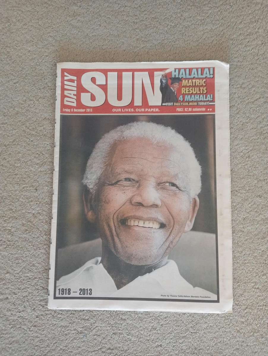 EXTREMELY SCARCE 5 DIFFERENT " MANDELA NEWSPAPERS 2013 " UNREAD AS NEW-ALL PARTS INCLUDED !!