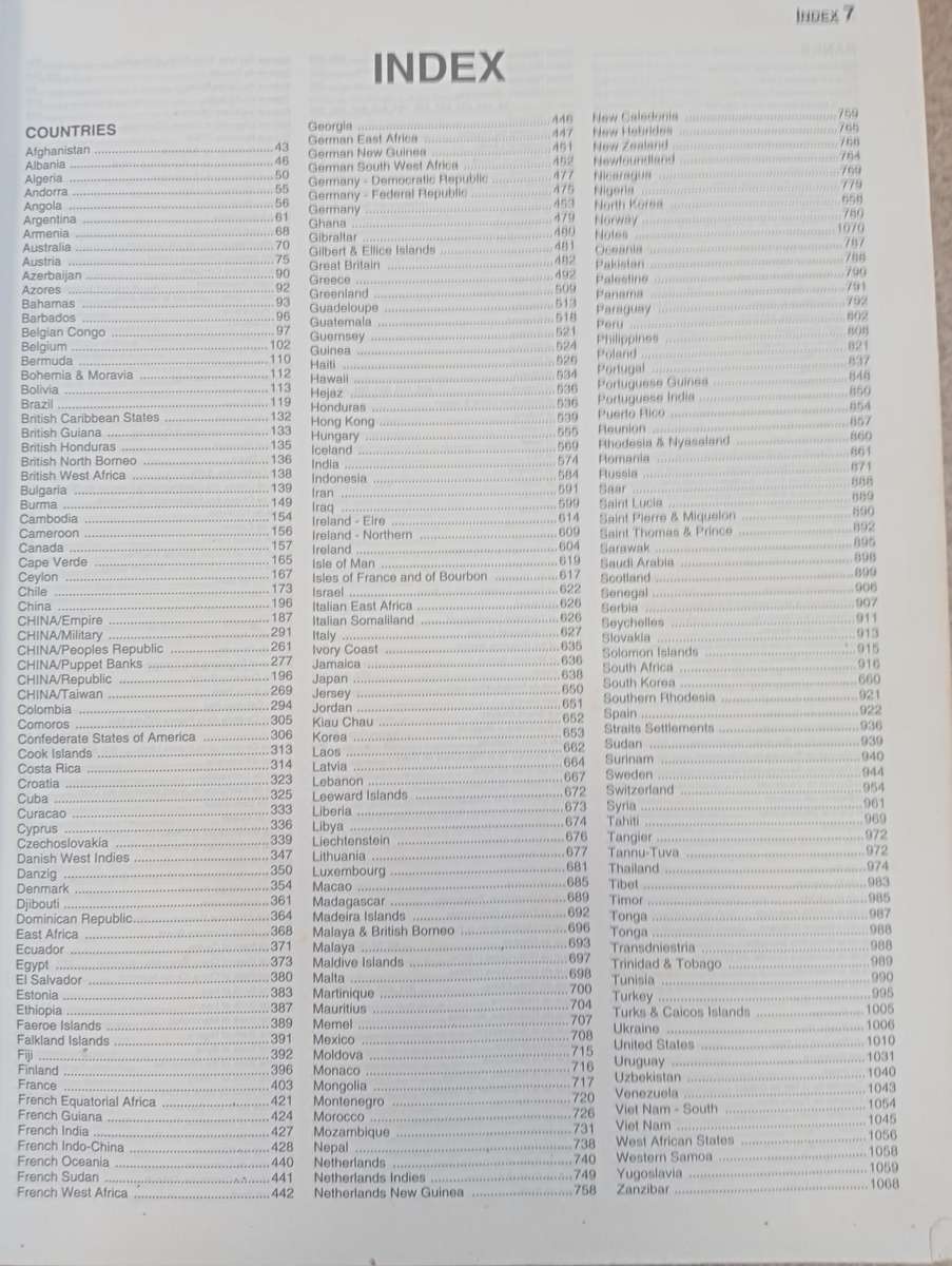 1066 PAGE HARD COVER CATALOGUE OF WORLD BANK NOTES-NICE CONDITION