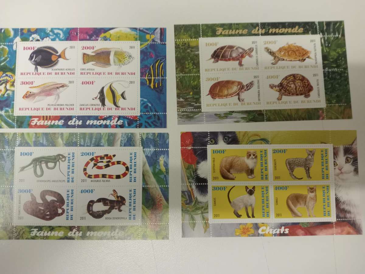 LOVELY THEMATIC MINI SHEETS ALL UMM CATS,DOGS PLANES TRAINS ETC