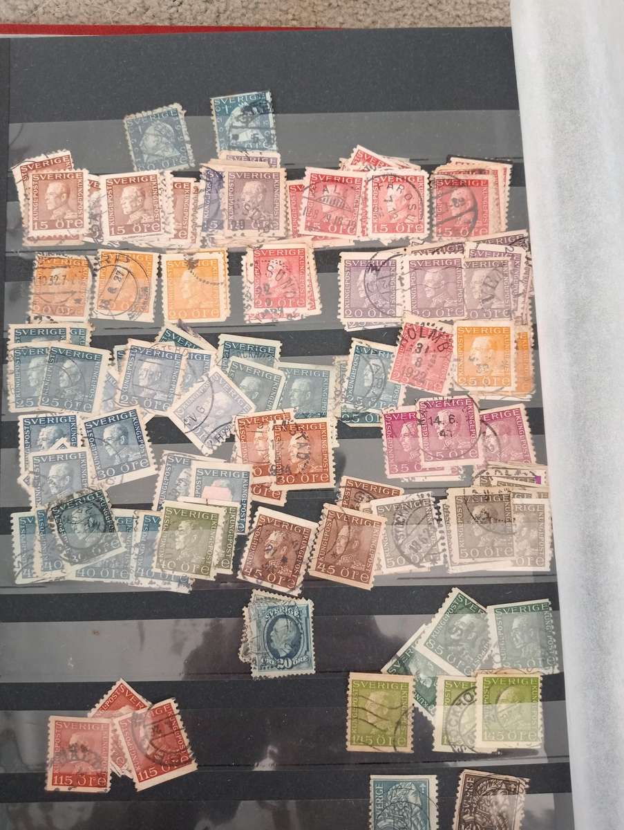 Sweden stock book with many early valuable lots