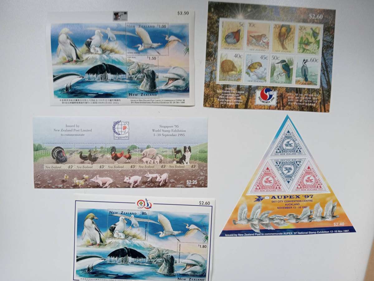 THEMATICS- BIRDS SCARCE LOT OF UMM MINI SHEETS