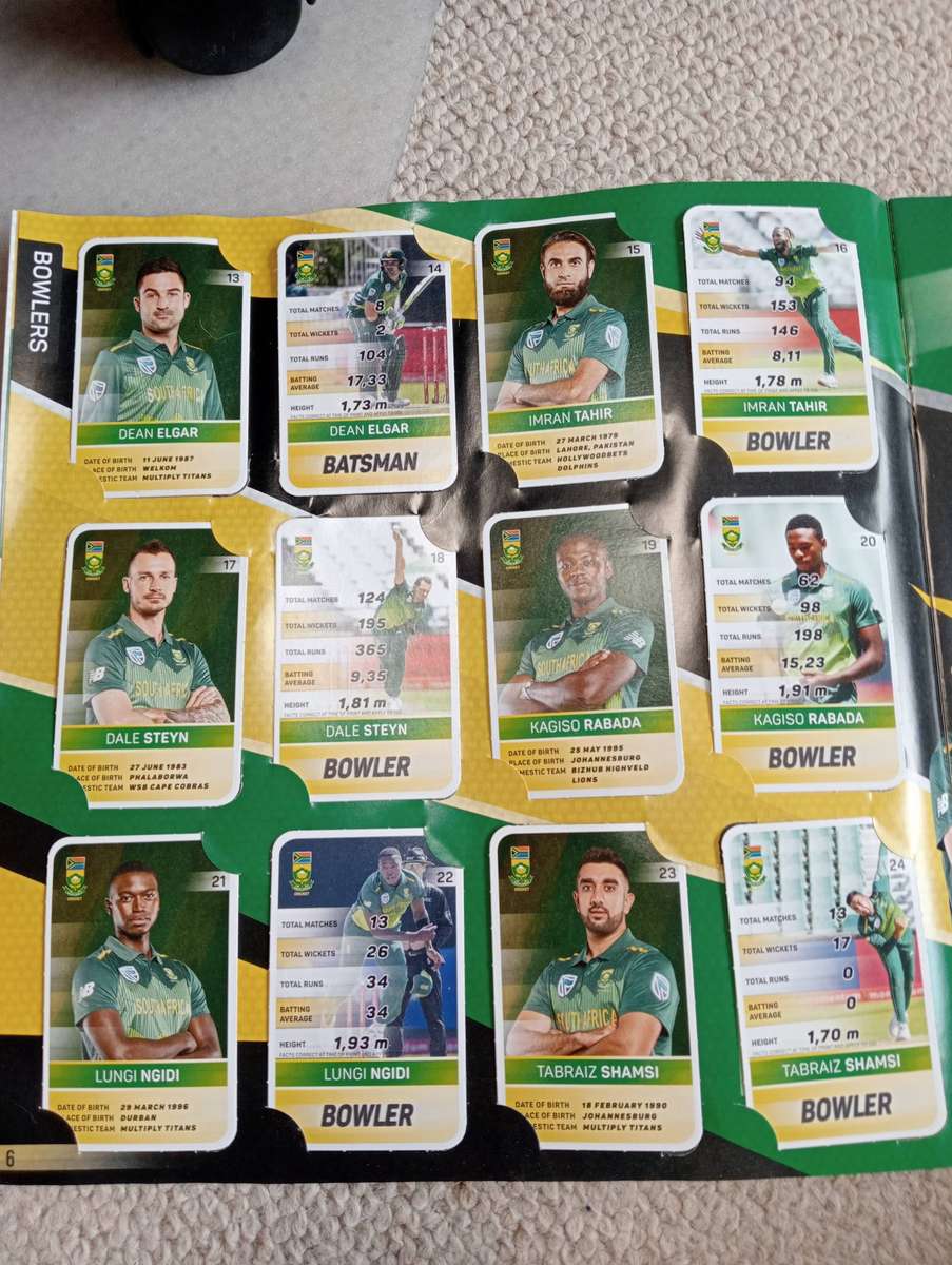 2019 CRICKET  COMPLETE COLLECTORS CARDS 60 CARDS IN BOOKLET