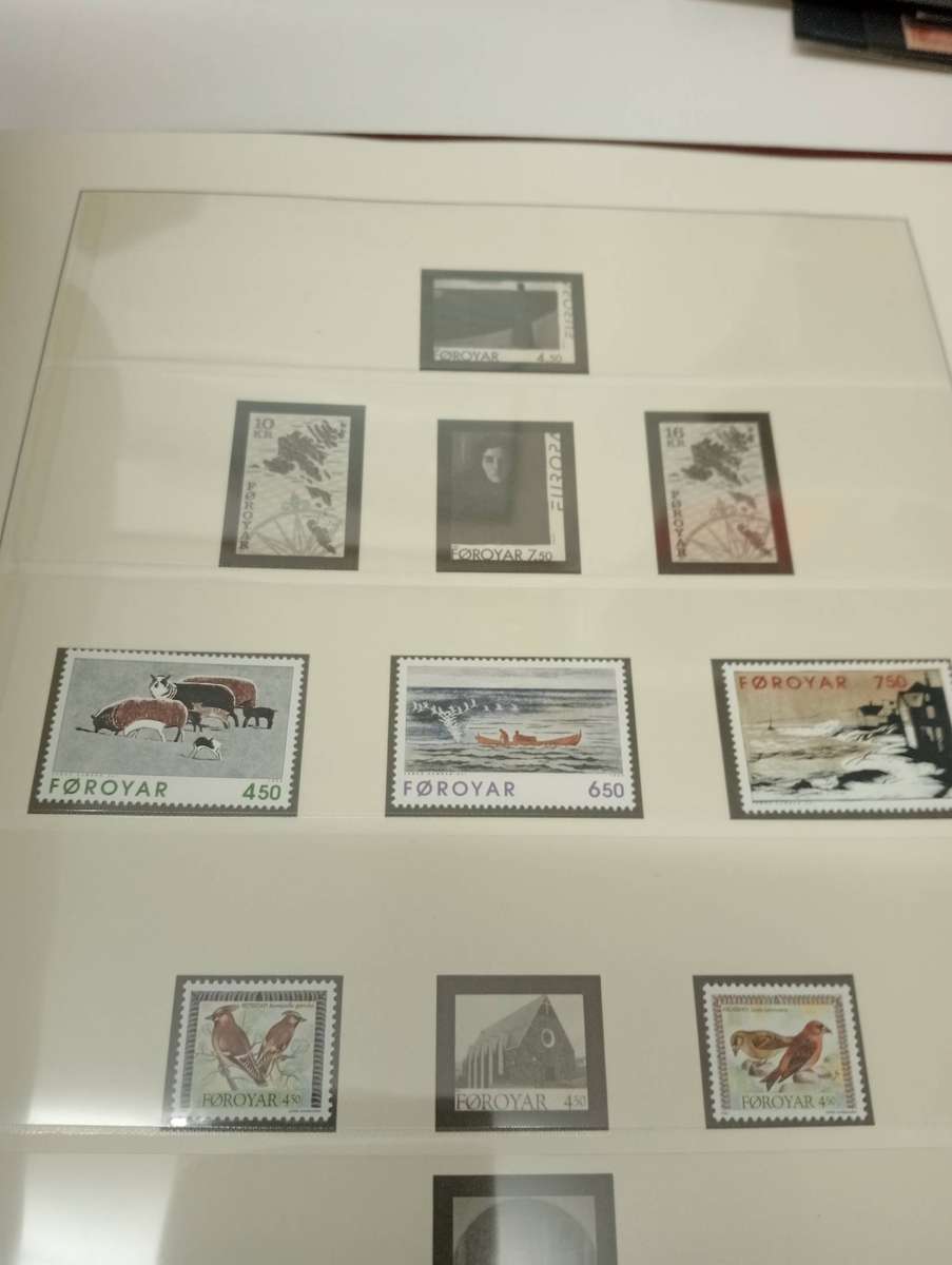 EXPENSIVE LINDNER STAINLESS STEEL ALBUM FOROYAR  MOSTLY EMPTY SOME SETS UMM-many pages