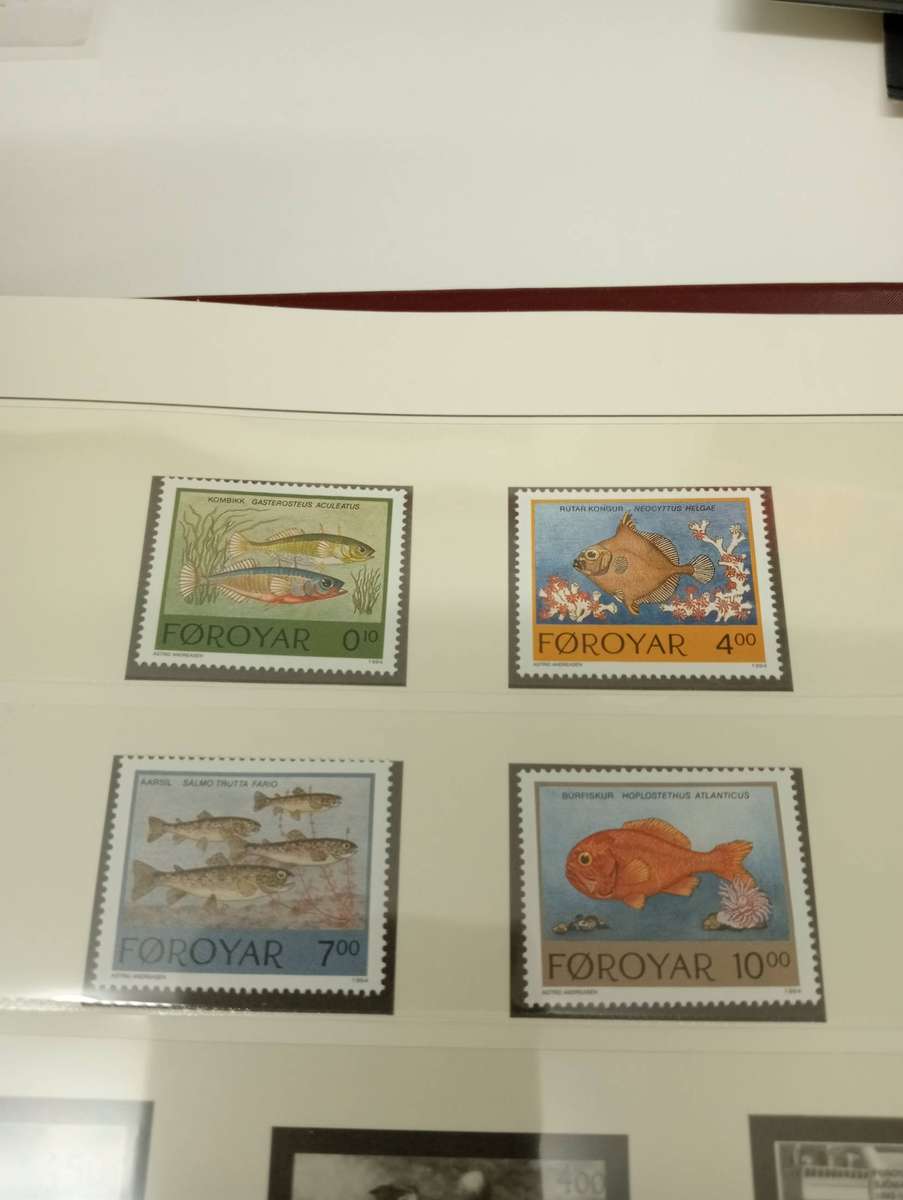 EXPENSIVE LINDNER STAINLESS STEEL ALBUM FOROYAR  MOSTLY EMPTY SOME SETS UMM-many pages