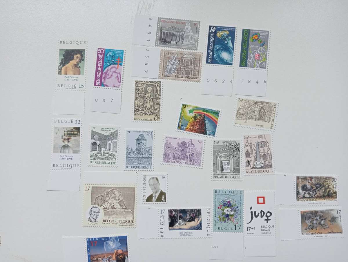 BELGIUM-VERY SCARCE  500 GBP     MODERN 2001/3 SETS MINI SHEETS AND MORE ALL UMM-DRAG DOWN MANY LOTS