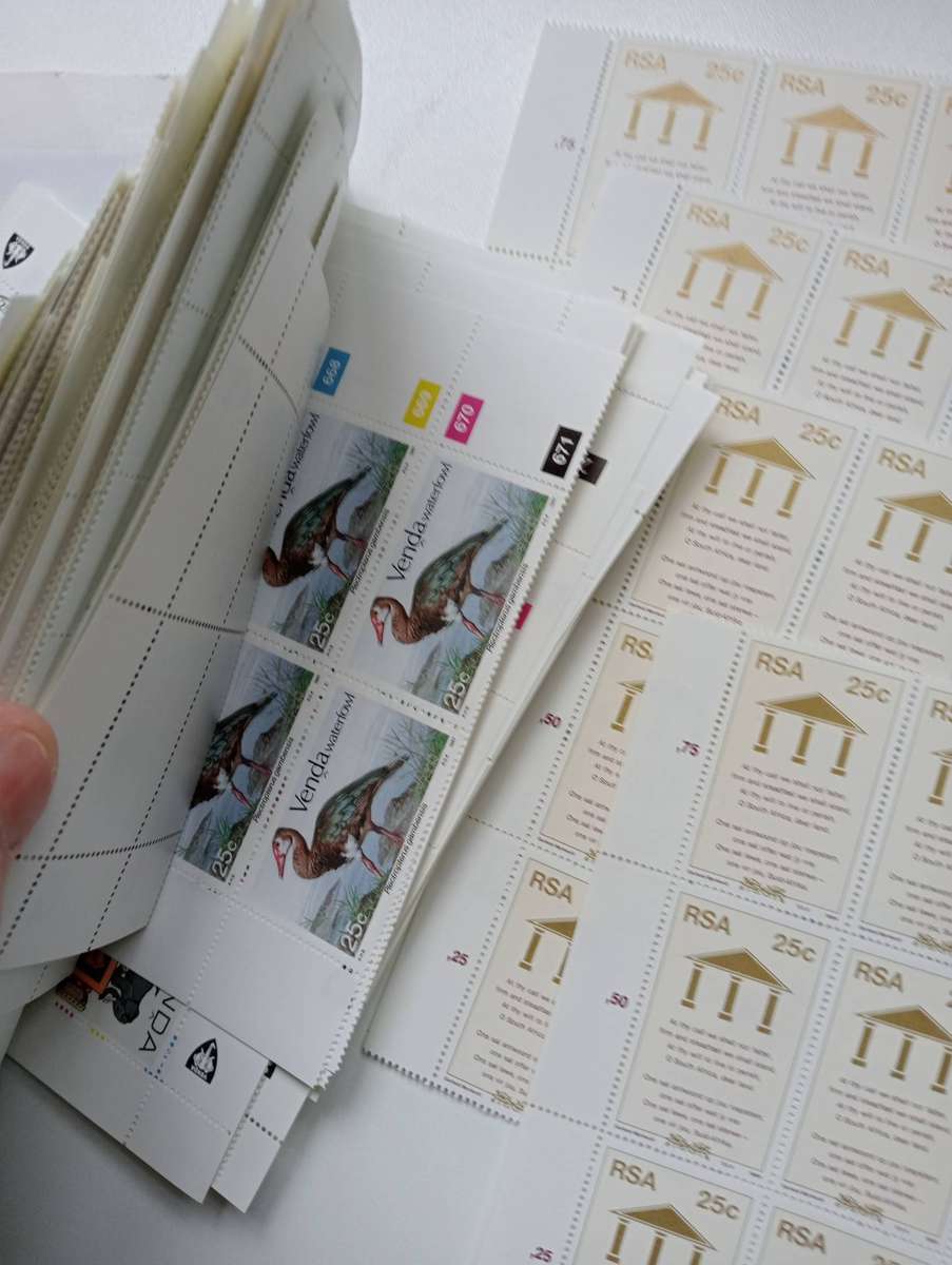 HUGE COLLECTION OF UMM CONTROLS 100`S THEMATICS,BIRDS,TREES etc etc