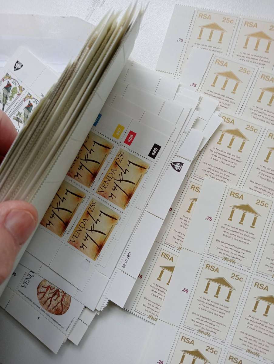 HUGE COLLECTION OF UMM CONTROLS 100`S THEMATICS,BIRDS,TREES etc etc