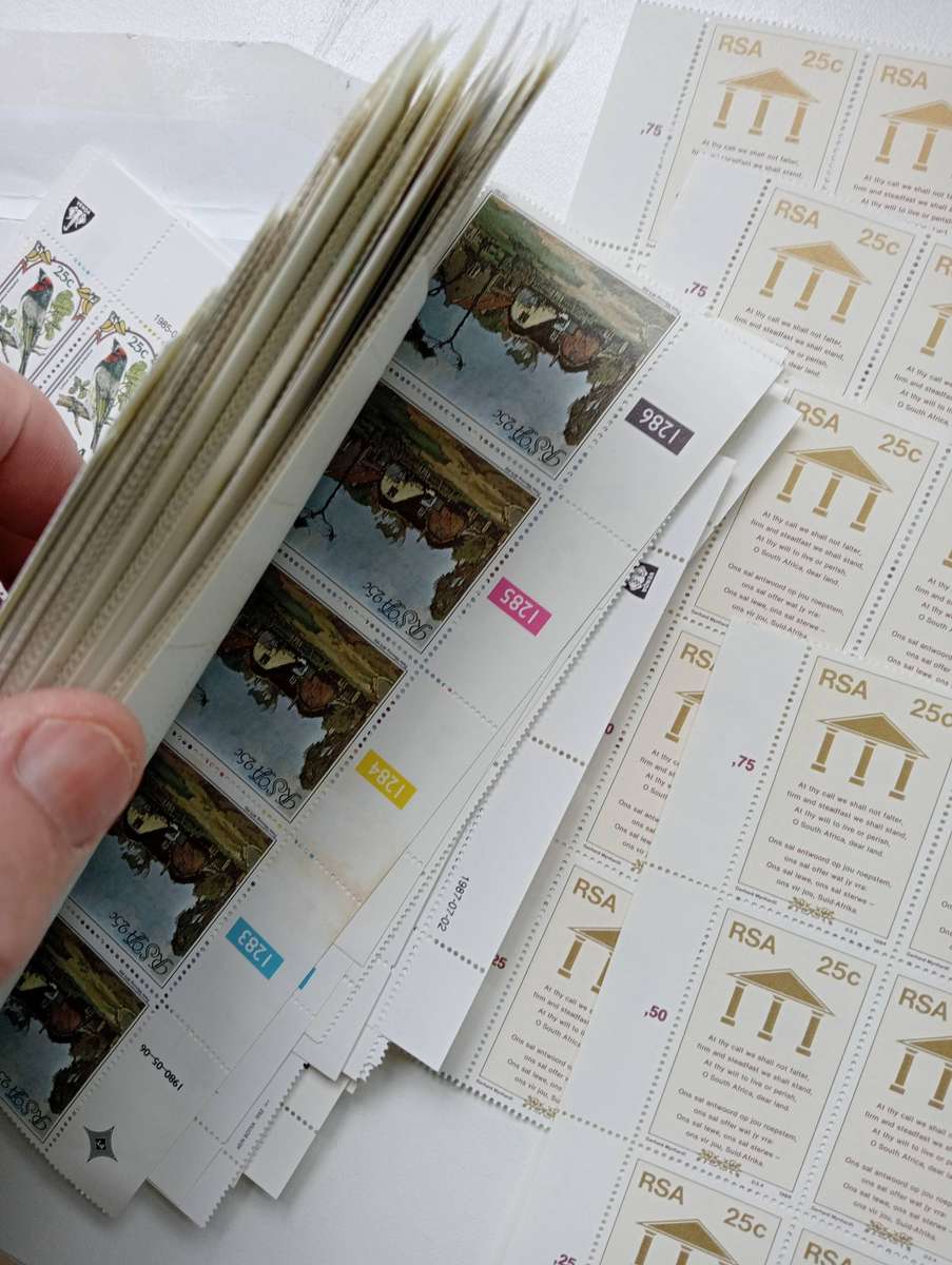 HUGE COLLECTION OF UMM CONTROLS 100`S THEMATICS,BIRDS,TREES etc etc