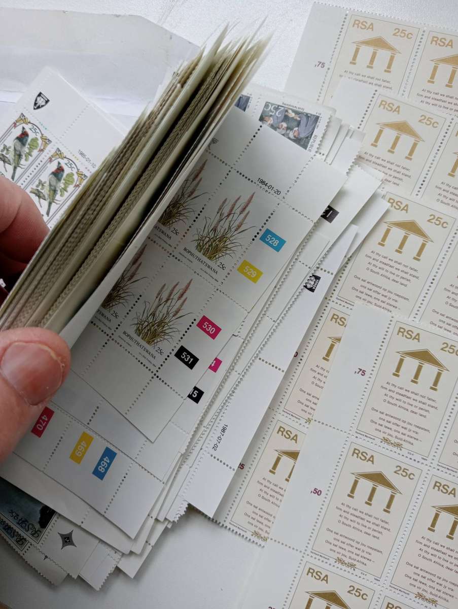 HUGE COLLECTION OF UMM CONTROLS 100`S THEMATICS,BIRDS,TREES etc etc