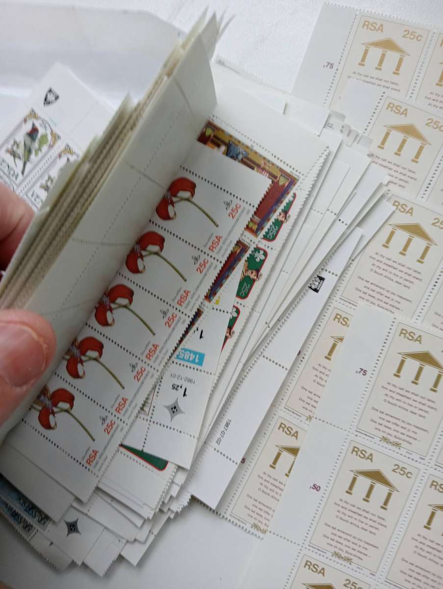 HUGE COLLECTION OF UMM CONTROLS 100`S THEMATICS,BIRDS,TREES etc etc