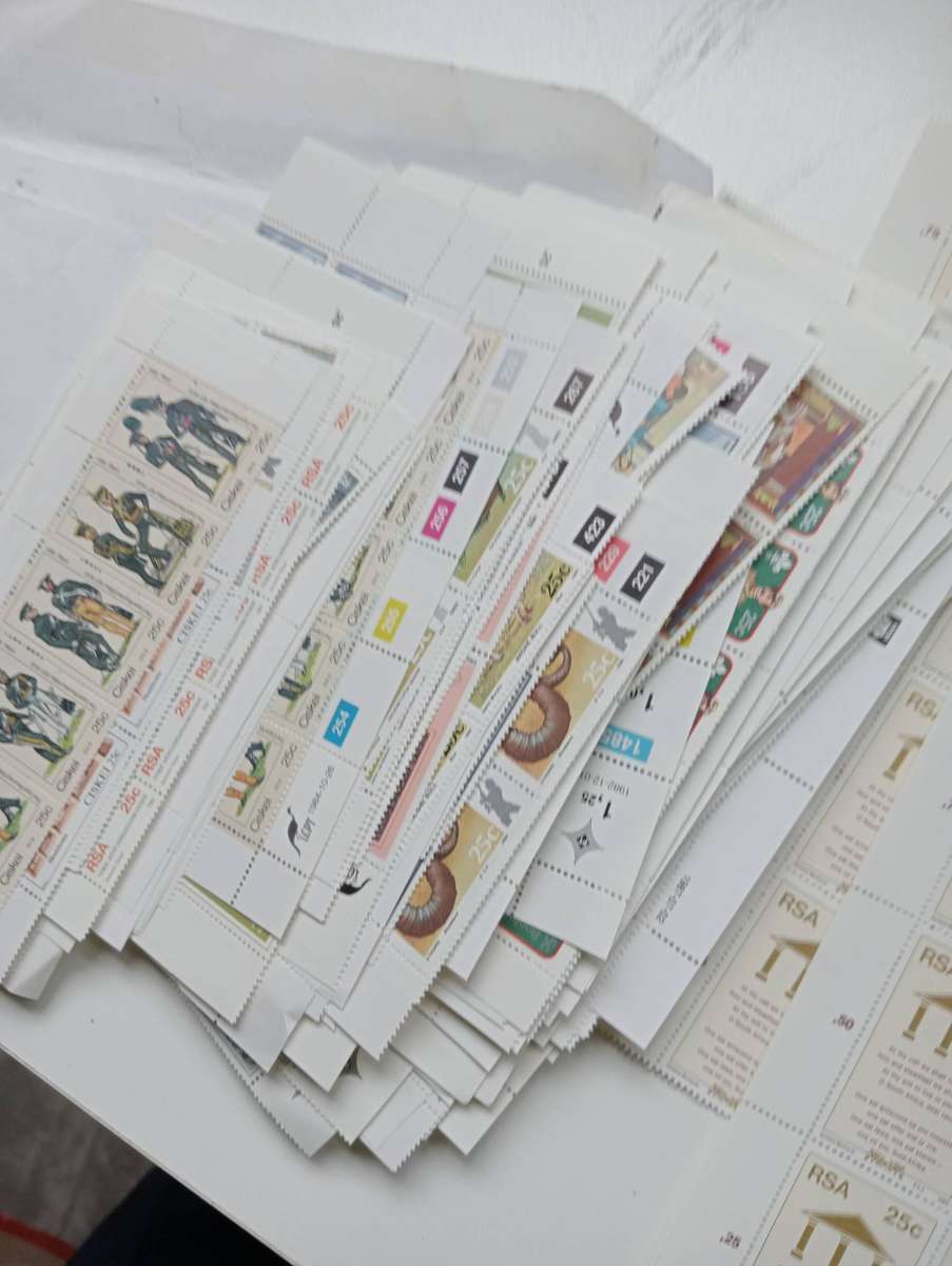 HUGE COLLECTION OF UMM CONTROLS 100`S THEMATICS,BIRDS,TREES etc etc