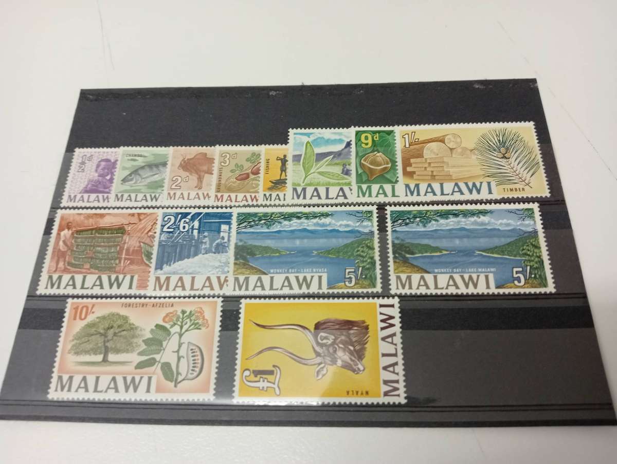 MALAWI-QEII SET VFM-light h.r.