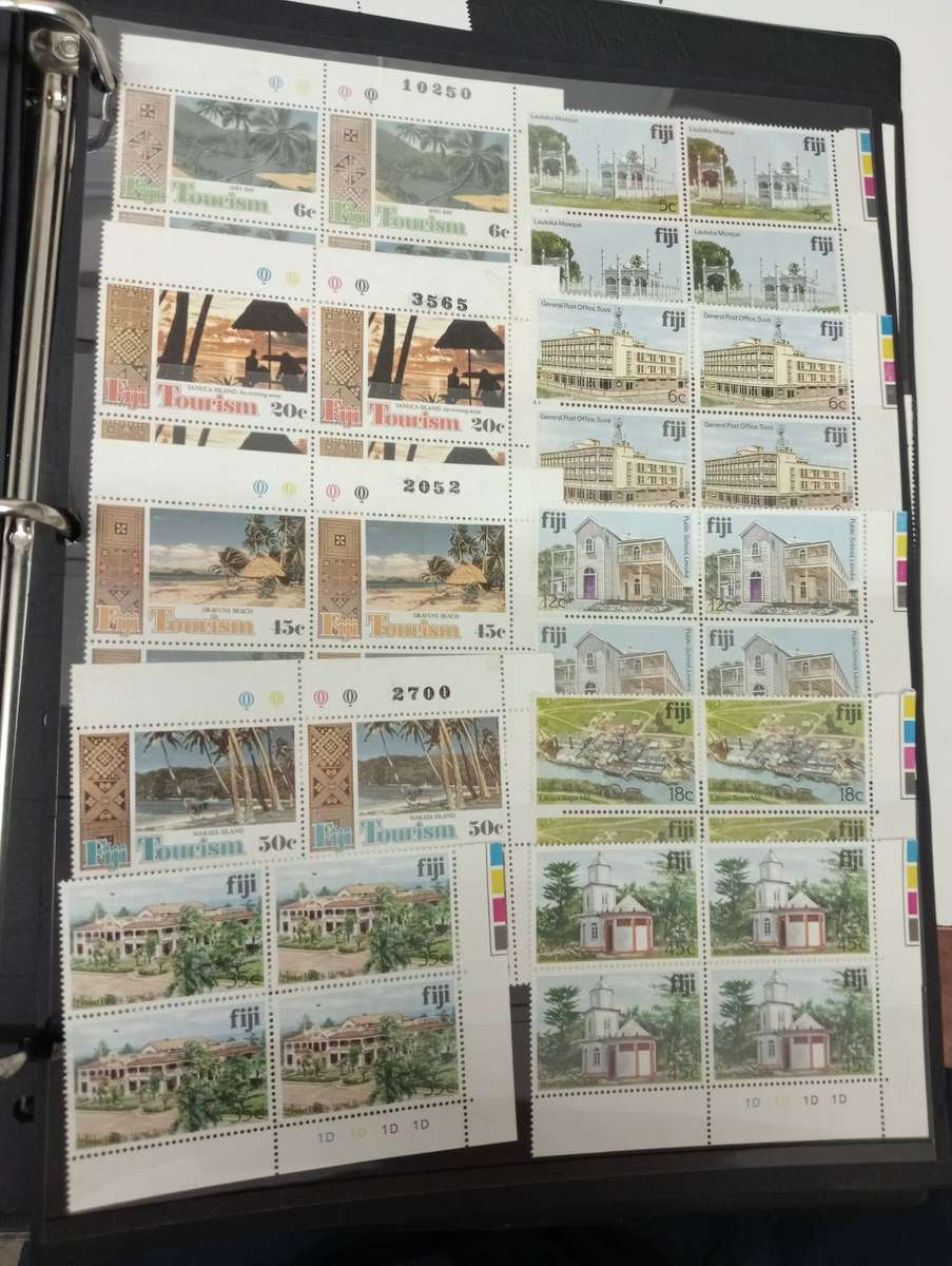FIJI-STUNNING COLLECTION ON 5 FULL PAGES OF BLOCKS umm light odd minor tone