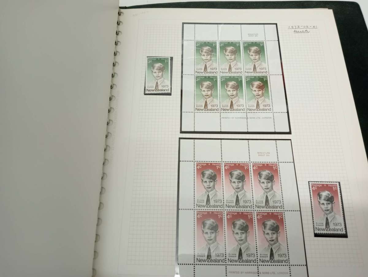 NEW ZEALAND-LOVELY UMM COLLECTION many mini sheets and MORE.NOT NEARLY ALL SHOWN !!