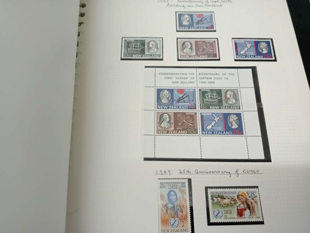 NEW ZEALAND-LOVELY UMM COLLECTION many mini sheets and MORE.NOT NEARLY ALL SHOWN !!