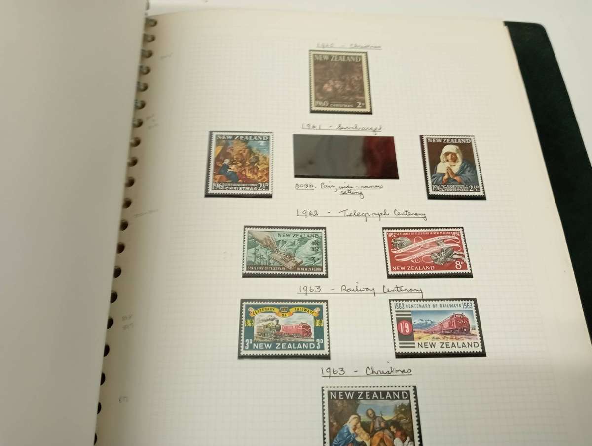 NEW ZEALAND-LOVELY UMM COLLECTION many mini sheets and MORE.NOT NEARLY ALL SHOWN !!