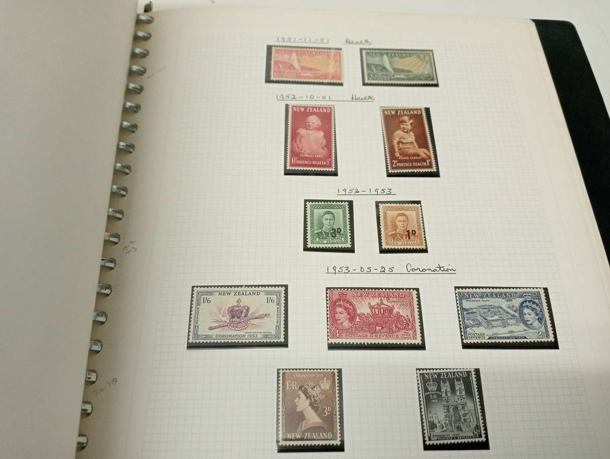 NEW ZEALAND-LOVELY UMM COLLECTION many mini sheets and MORE.NOT NEARLY ALL SHOWN !!