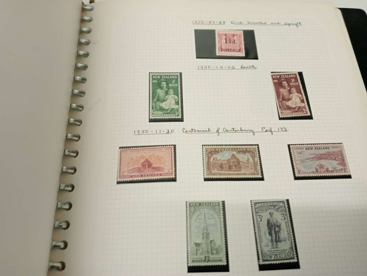 NEW ZEALAND-LOVELY UMM COLLECTION many mini sheets and MORE.NOT NEARLY ALL SHOWN !!