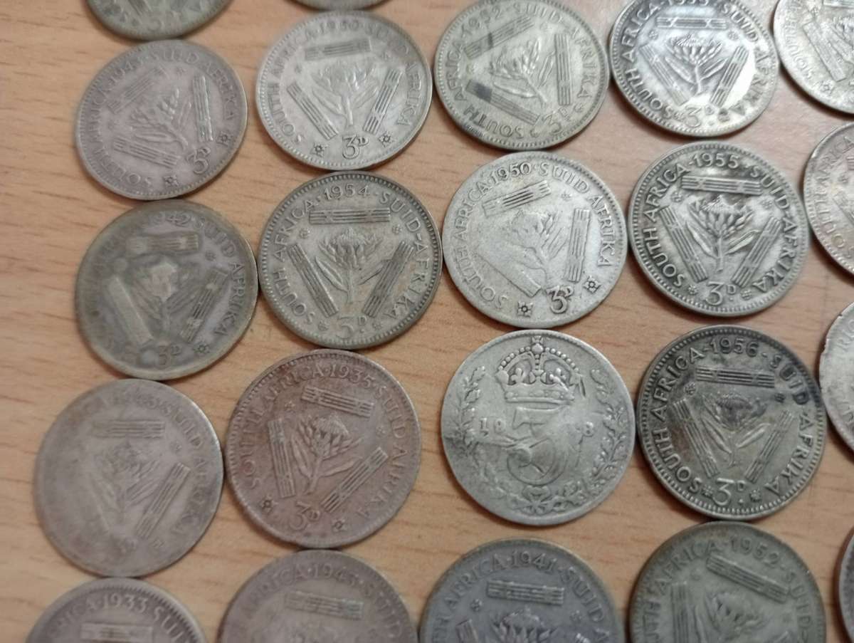 44 " 3d Tickies " 2 are not UNION BUT ARE SILVER ABOUT 62 grams.ONE 1818 !!